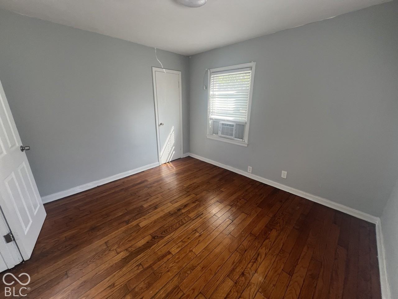 605 N Tibbs Ave - Photo 7 of 13