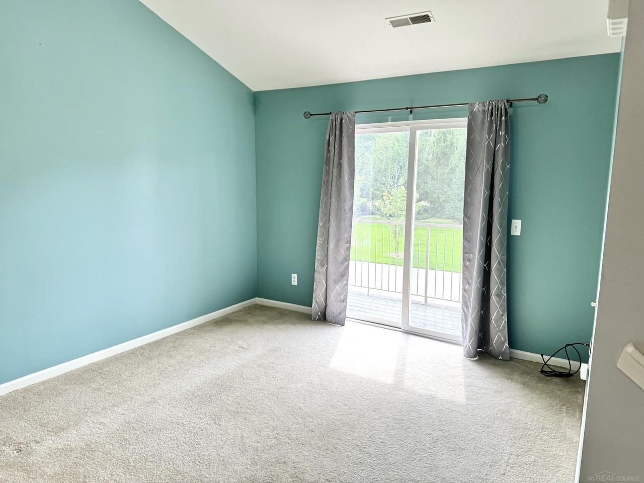 11337 N Woods Dr - Photo 2 of 13