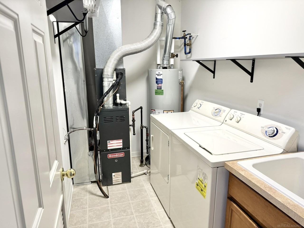 11337 N Woods Dr - Photo 5 of 13