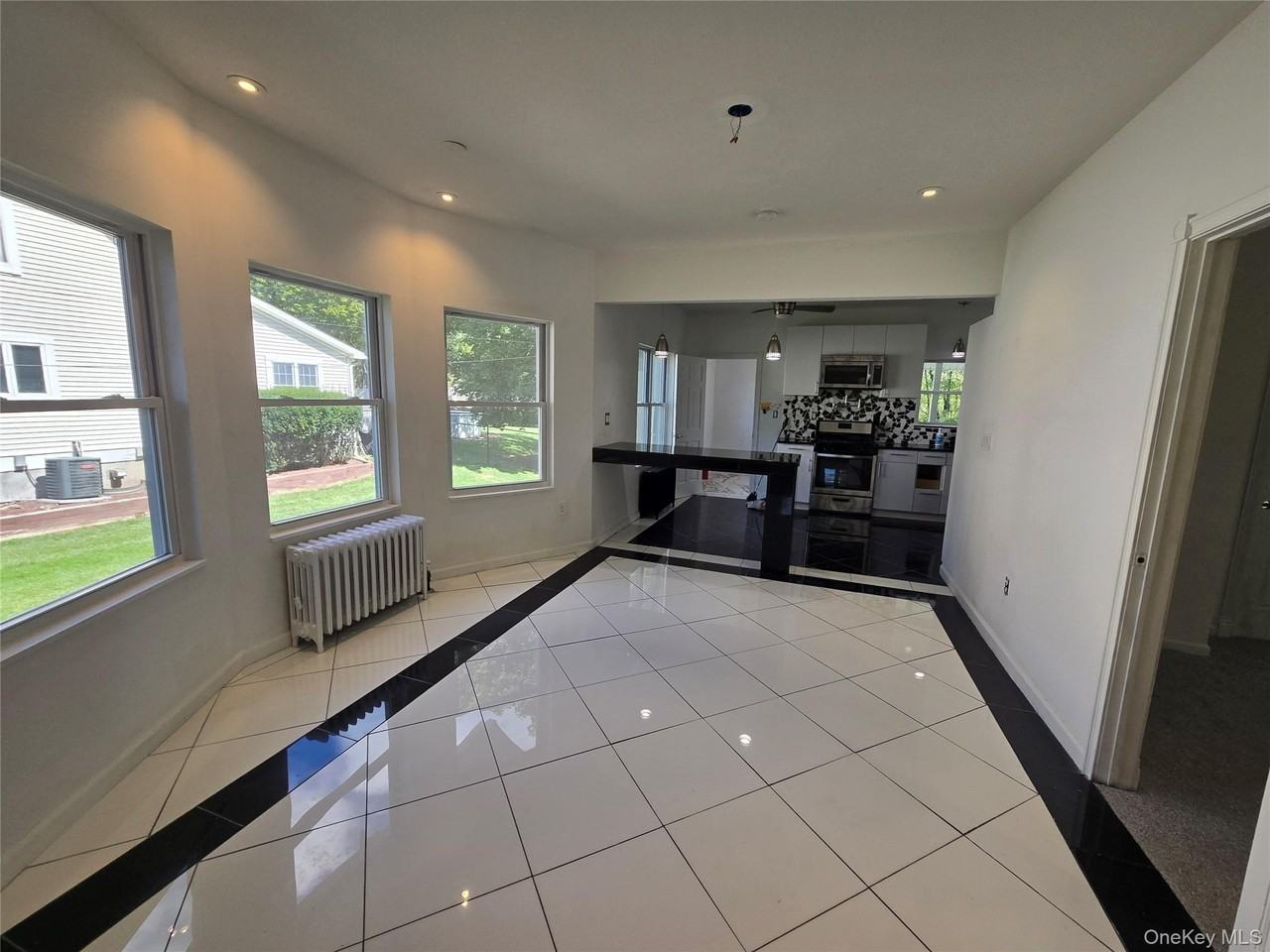 300A Lakeside Rd - Photo 4 of 15