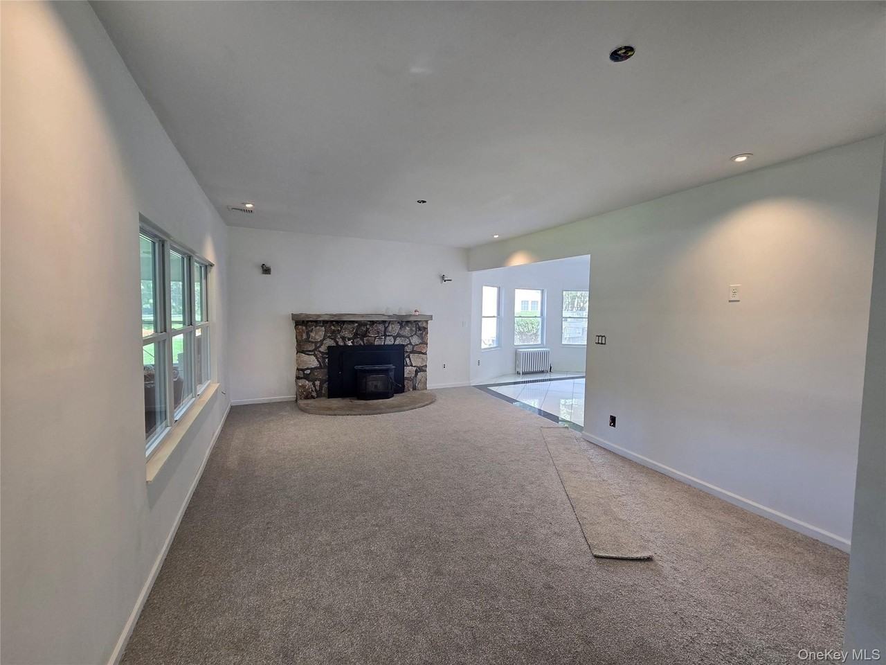 300A Lakeside Rd - Photo 5 of 15