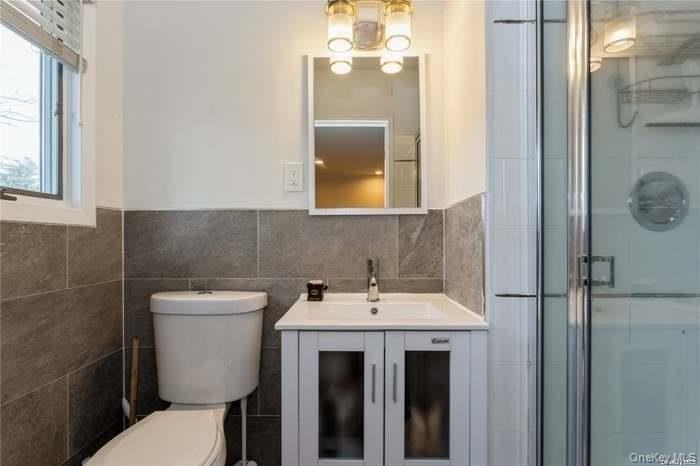 1114 Fordham Ln - Photo 7 of 37