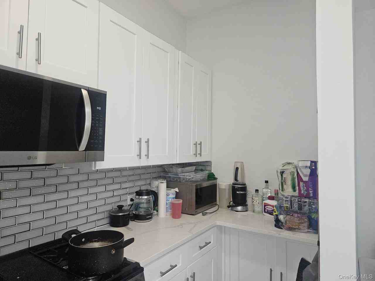 10203 Northern Blvd #2F - Photo 3 of 9