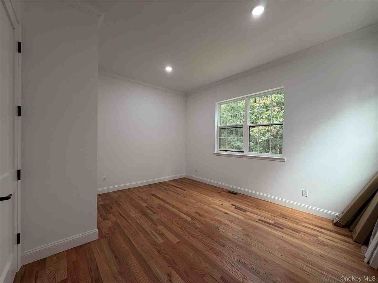 83 Milmay Ave - Photo 2 of 14