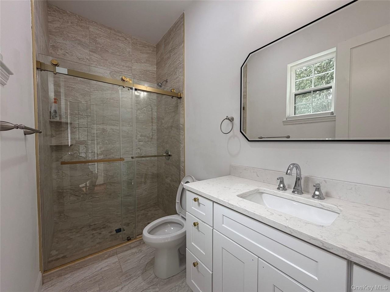 83 Milmay Ave - Photo 4 of 14