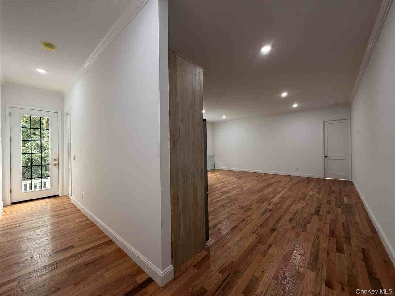 83 Milmay Ave - Photo 6 of 14