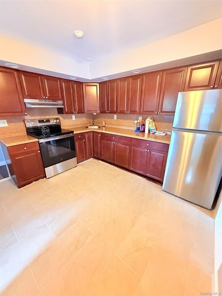 5000 Expressway Dr S - Photo 5 of 12