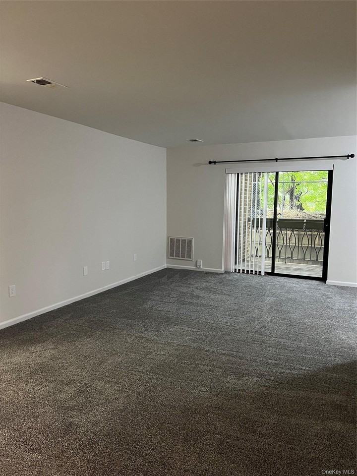 730 Kennedy Dr - Photo 2 of 13
