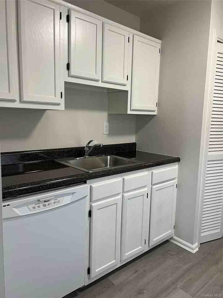 730 Kennedy Dr - Photo 5 of 13