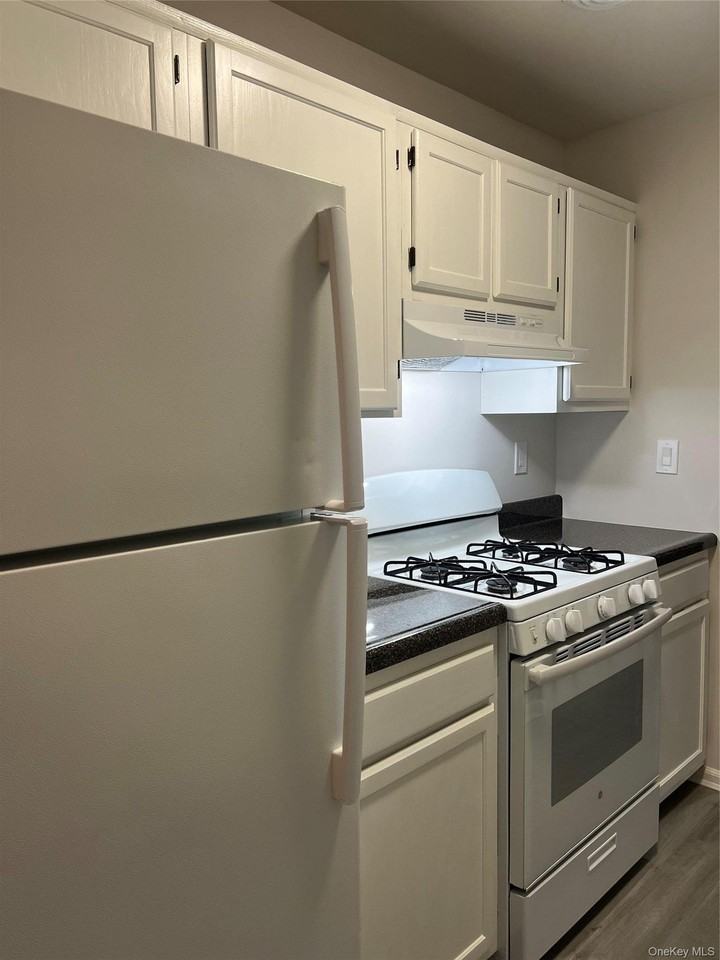 730 Kennedy Dr - Photo 6 of 13