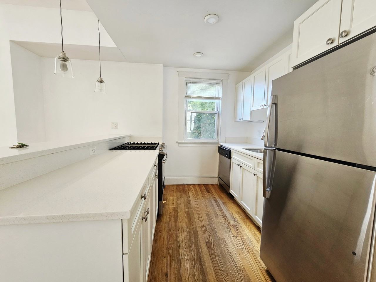 38 Newton St #3 - Photo 3 of 8