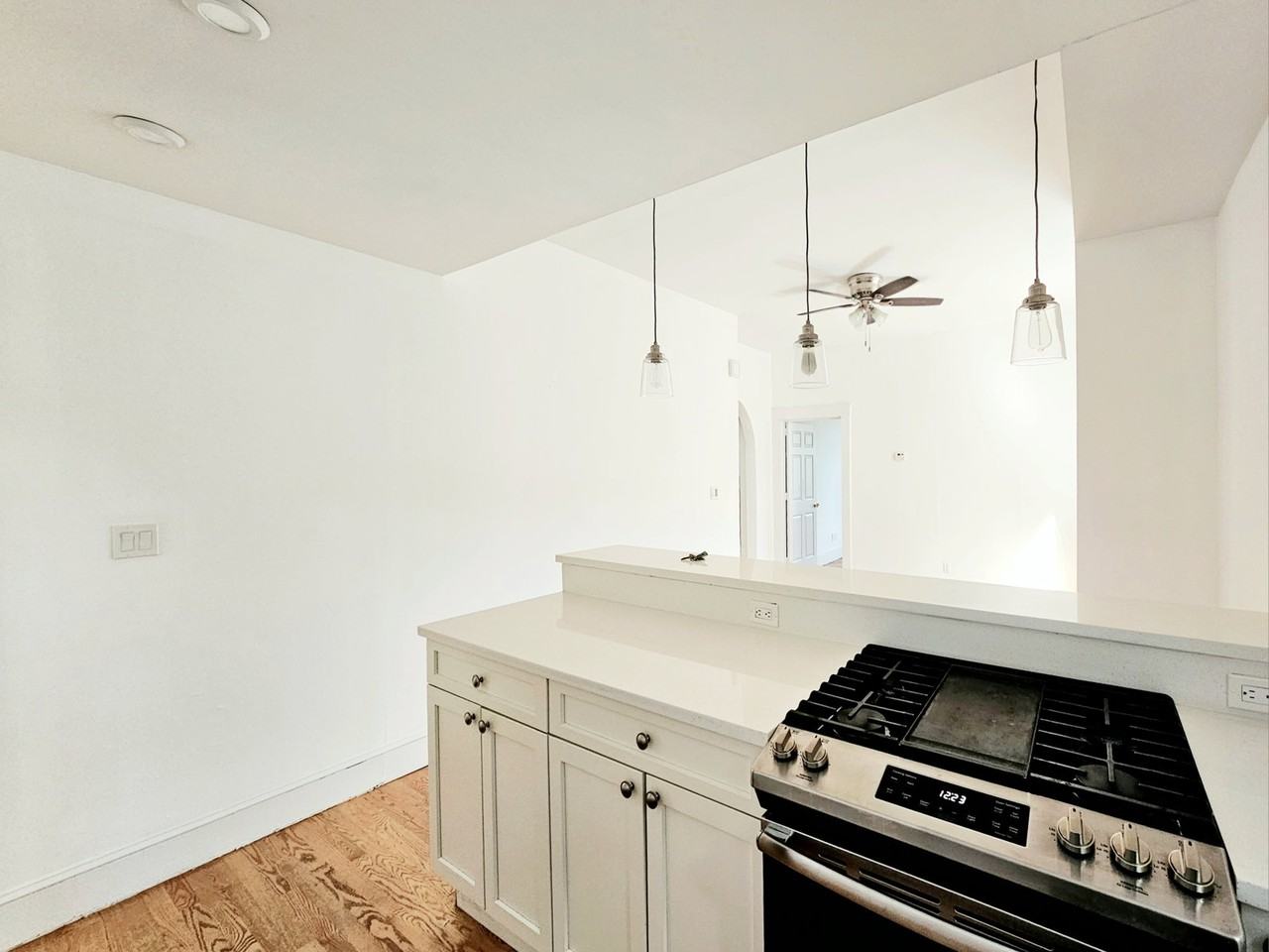 38 Newton St #3 - Photo 4 of 8