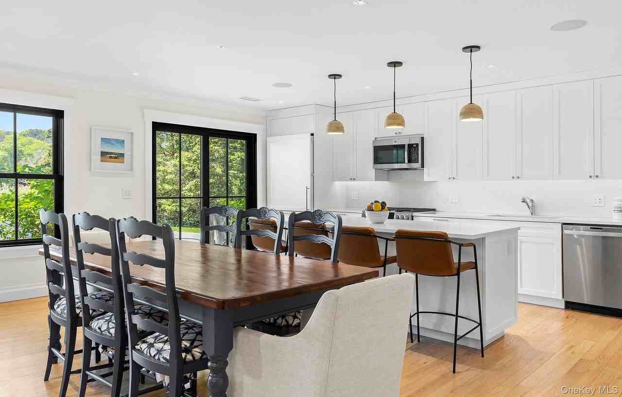 60 Franklin Ave - Photo 4 of 25