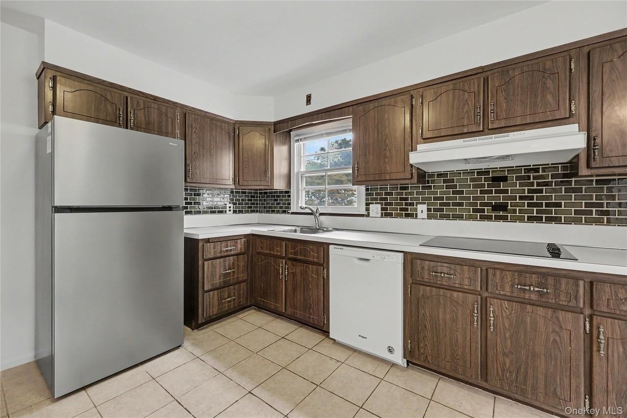 14 Walnut Ln - Photo 4 of 13