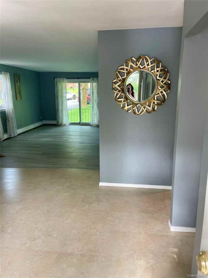 502 Towne House Vlg - Photo 2 of 14