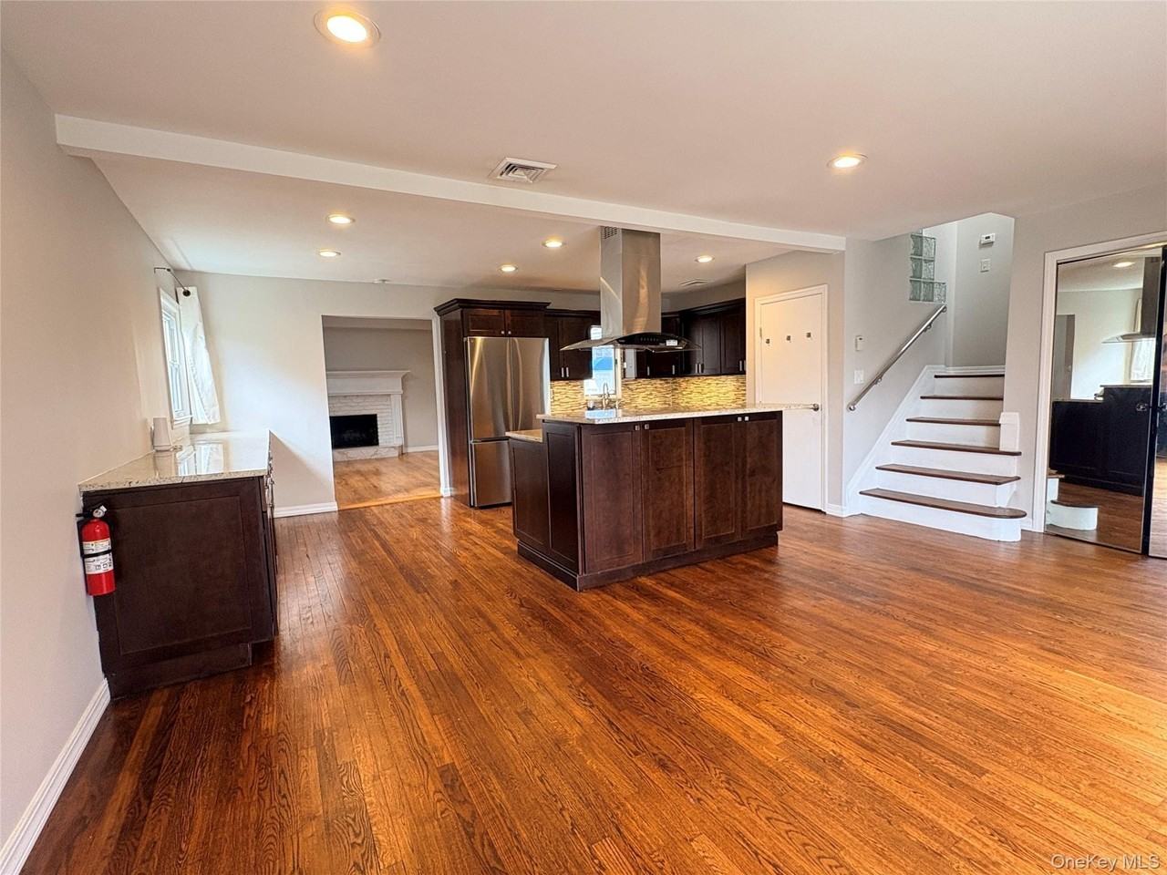 32 Garnet Ln - Photo 3 of 13
