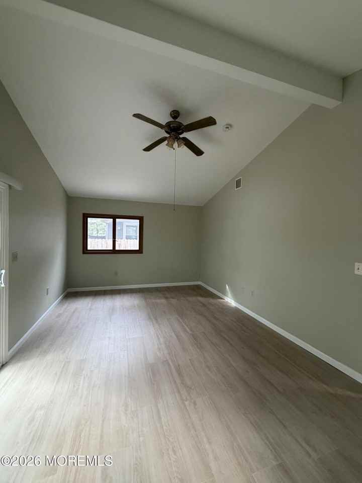 837 Huntington Ave - Photo 4 of 15