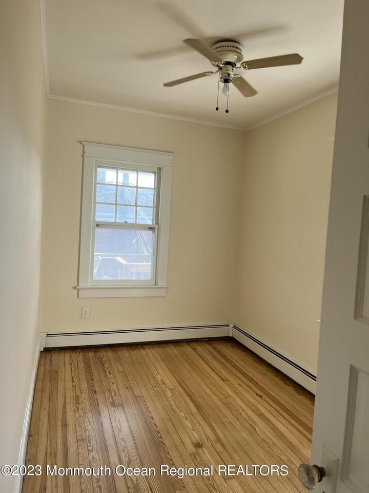 1214 3rd Ave #B - Photo 7 of 9