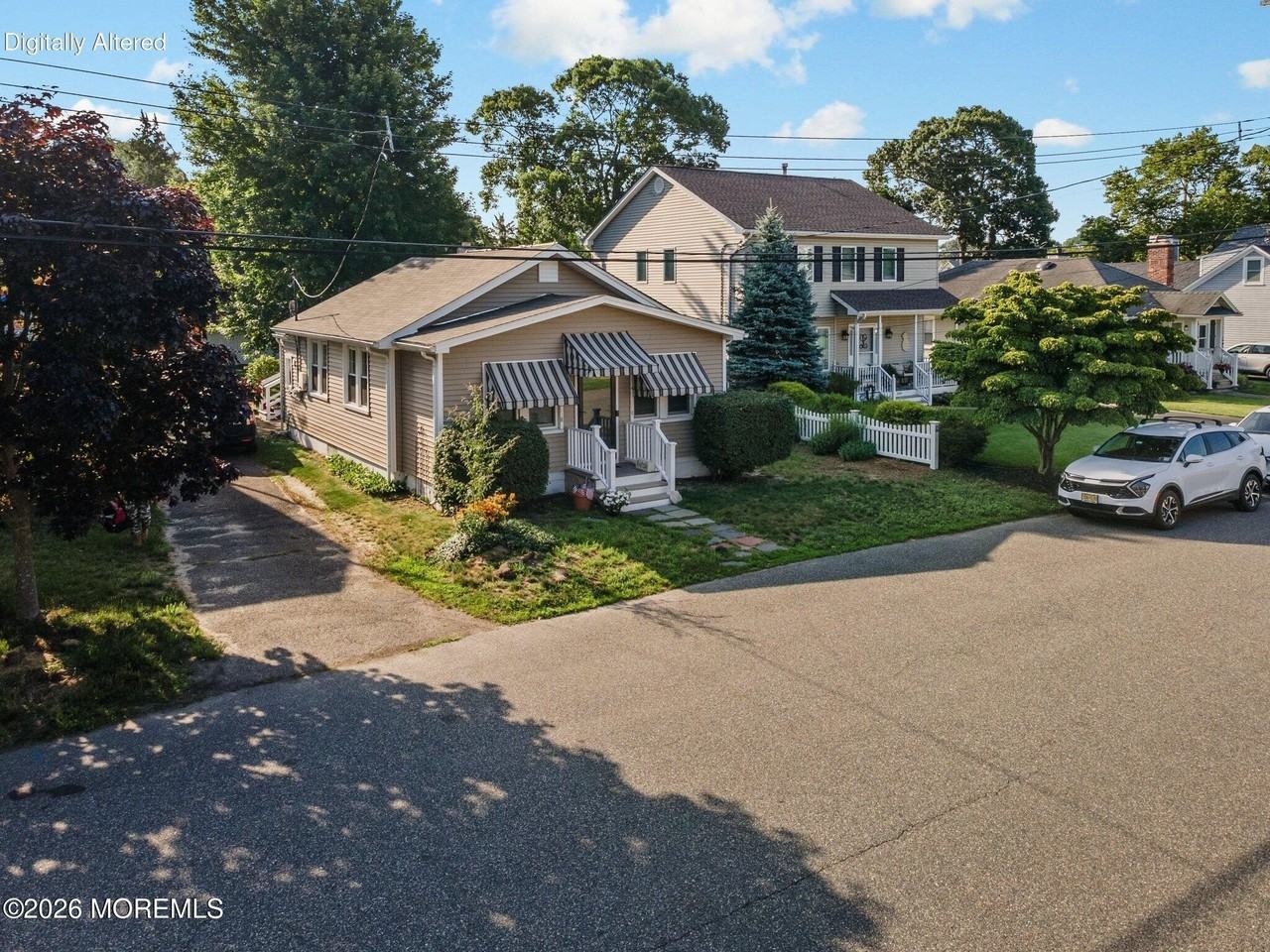 306 Hall Ave - Photo 2 of 5