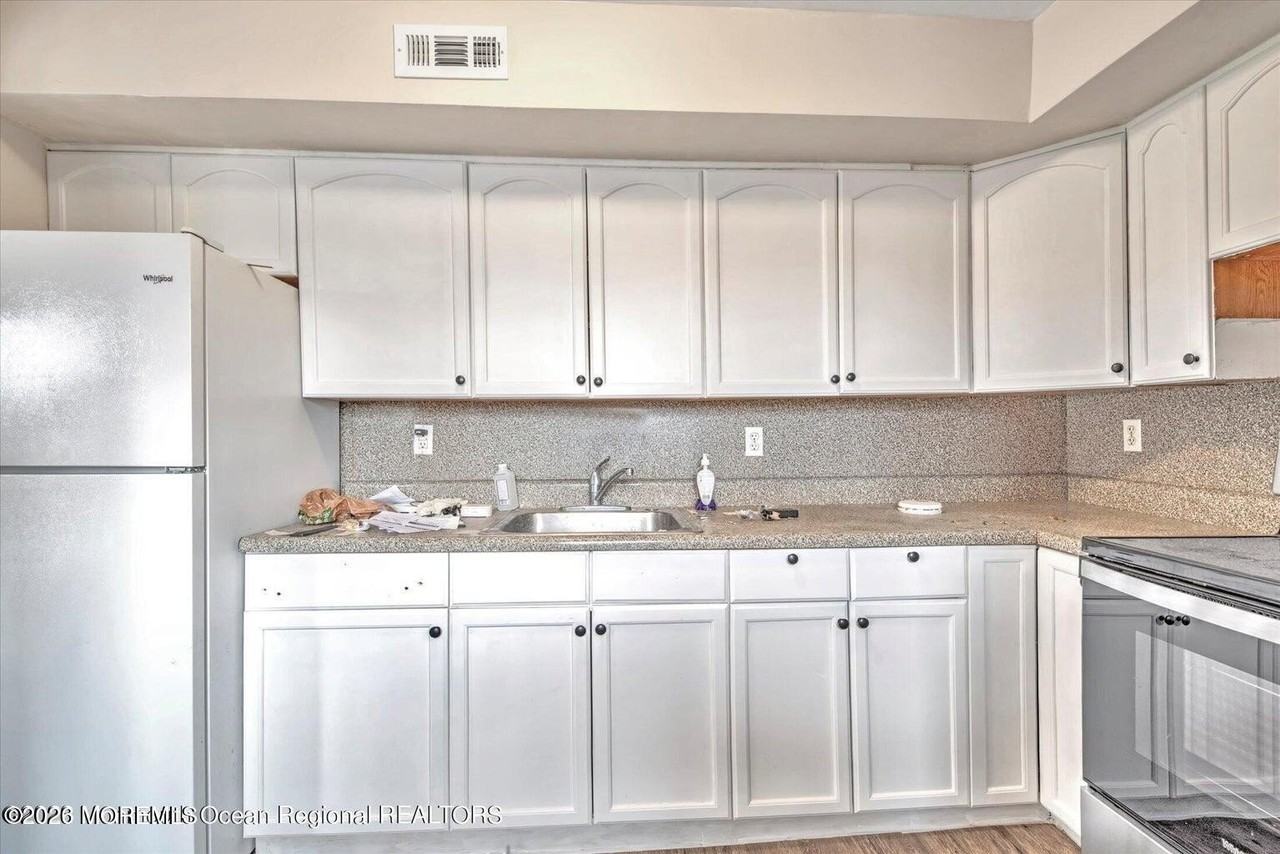 250B Sawmill Rd - Photo 6 of 22