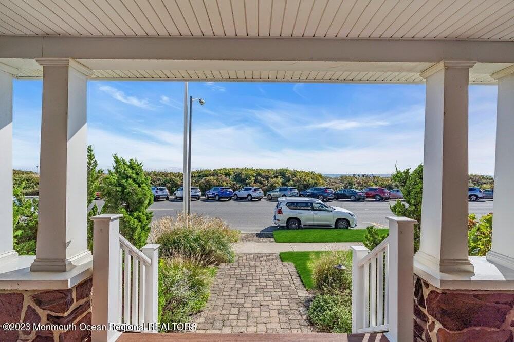 1609 Ocean Ave - Photo 4 of 30