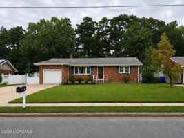 featured image of 842 Regency Ct