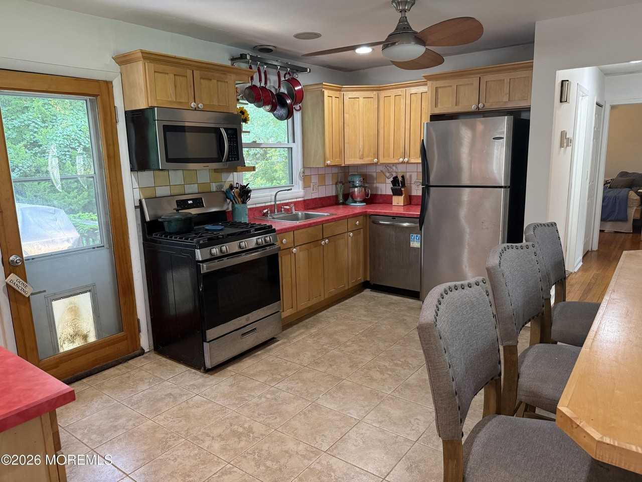 842 Regency Ct - Photo 5 of 21