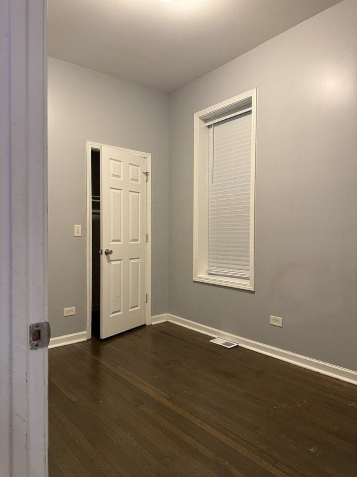 7212 S Saint Lawrence Ave #1 - Photo 6 of 11