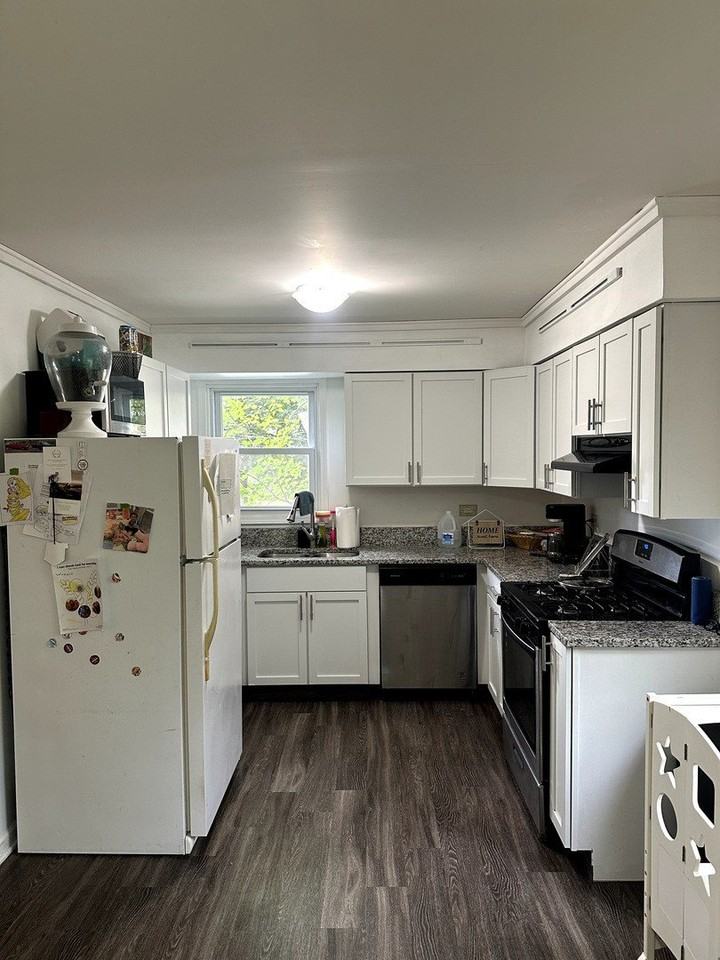 18017 Sayre Ave - Photo 2 of 13
