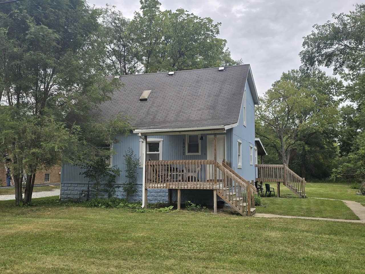 18017 Sayre Ave - Photo 5 of 13