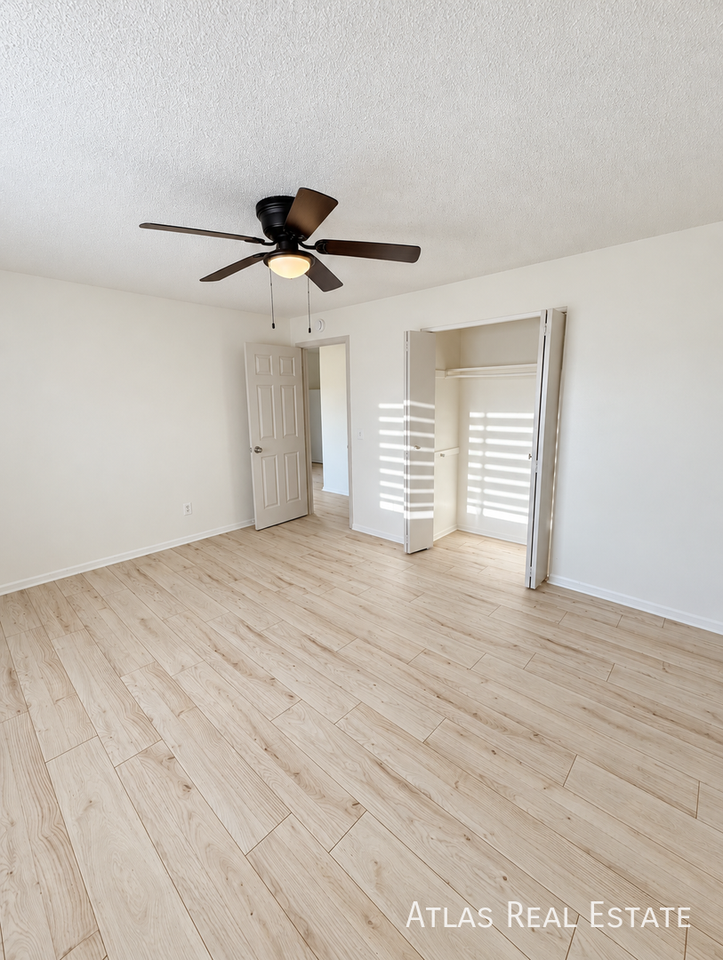2210 S Dexter St #5 - Photo 2 of 18