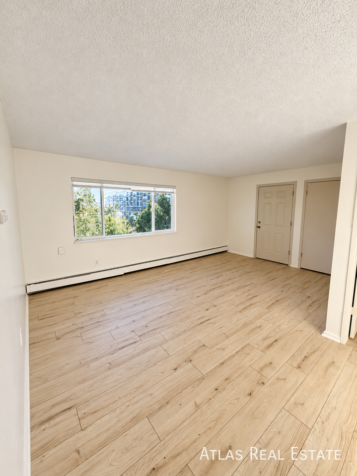 2210 S Dexter St #5 - Photo 6 of 18