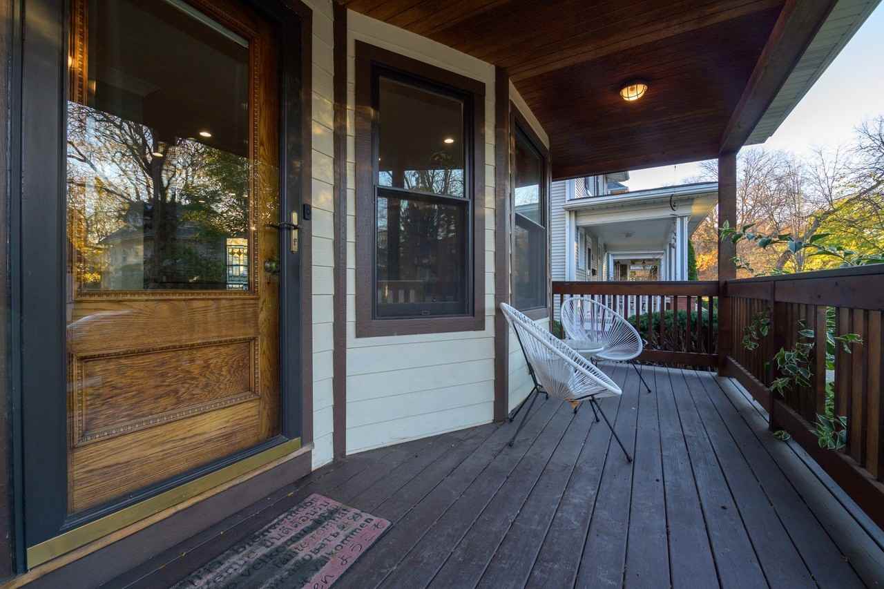 3729 N Lowell Ave - Photo 4 of 34