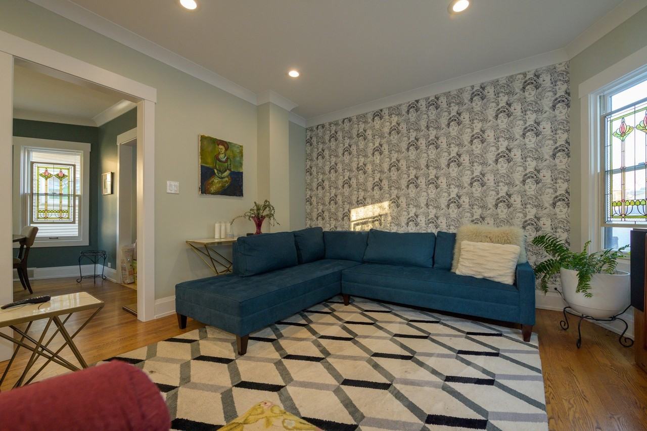 3729 N Lowell Ave - Photo 7 of 34