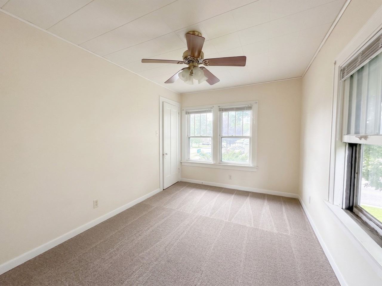 204 E South St - Photo 7 of 8