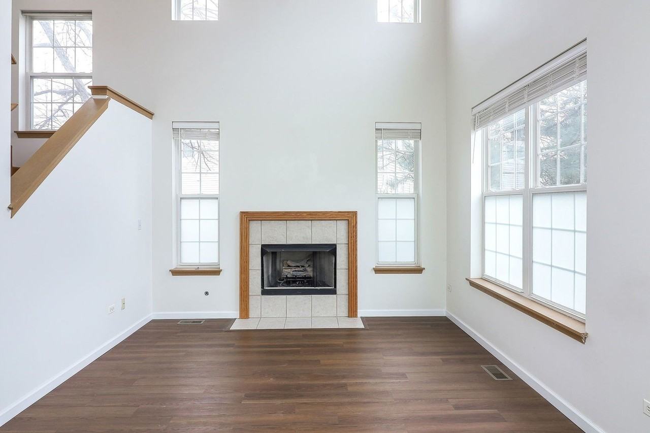 2810 White Thorn Cir - Photo 3 of 25