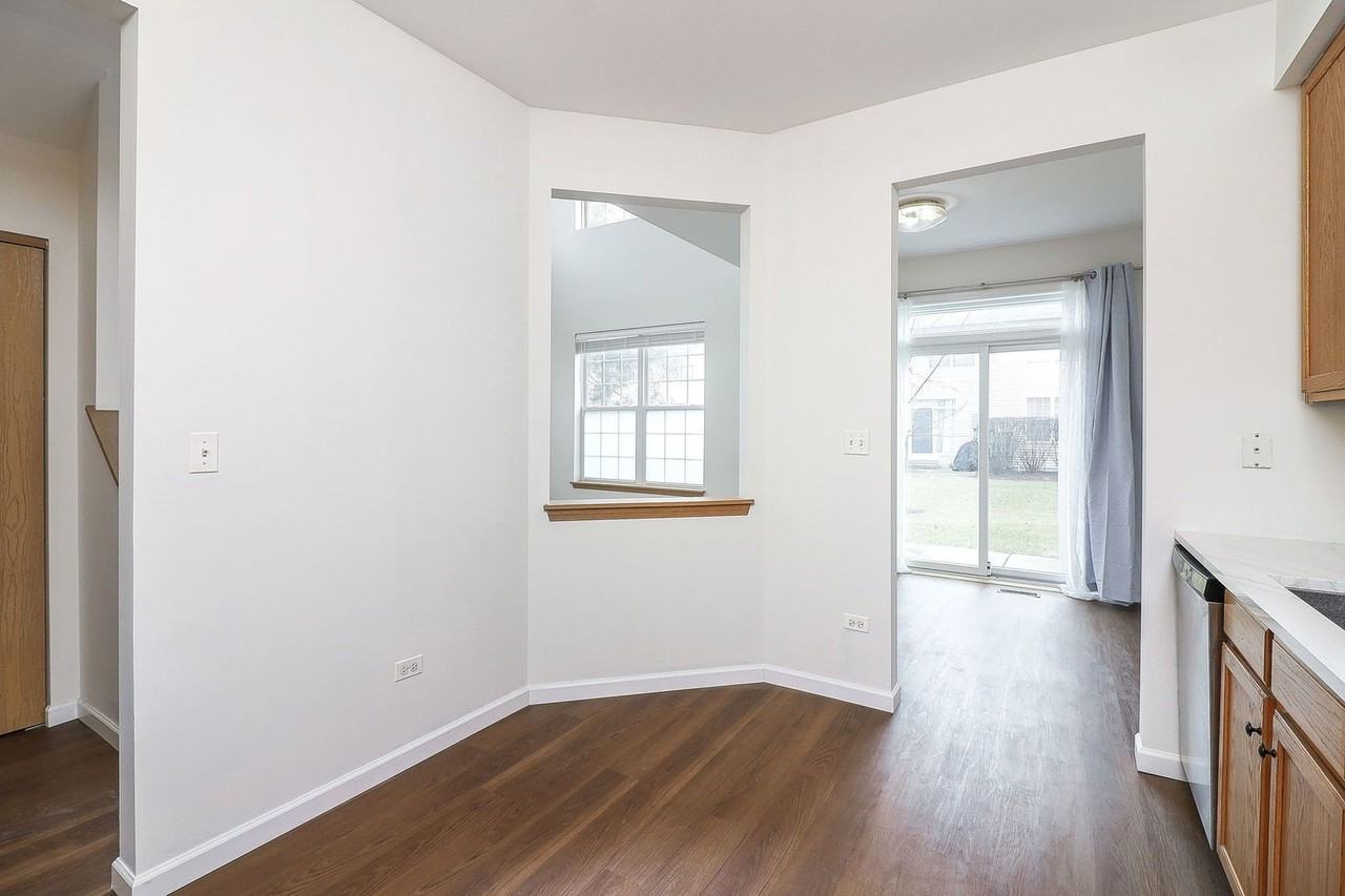 2810 White Thorn Cir - Photo 7 of 25