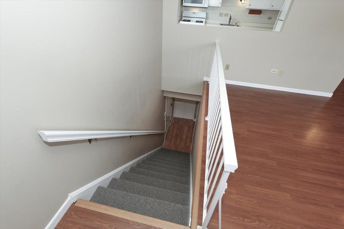 1063 Hampton Hbr #1063 - Photo 3 of 24