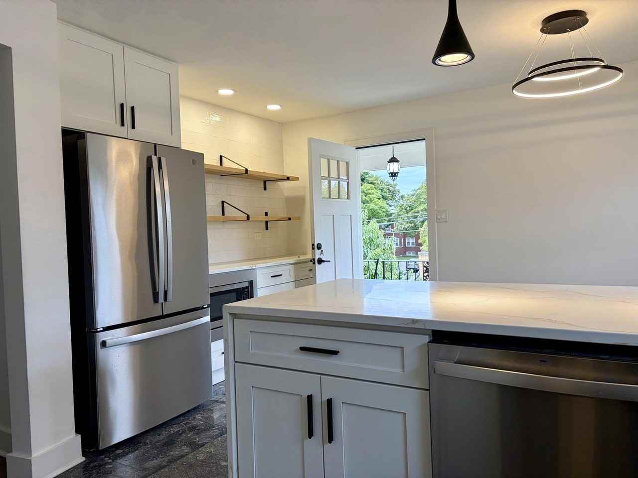 2538 W Arthur Ave #2 - Photo 5 of 25