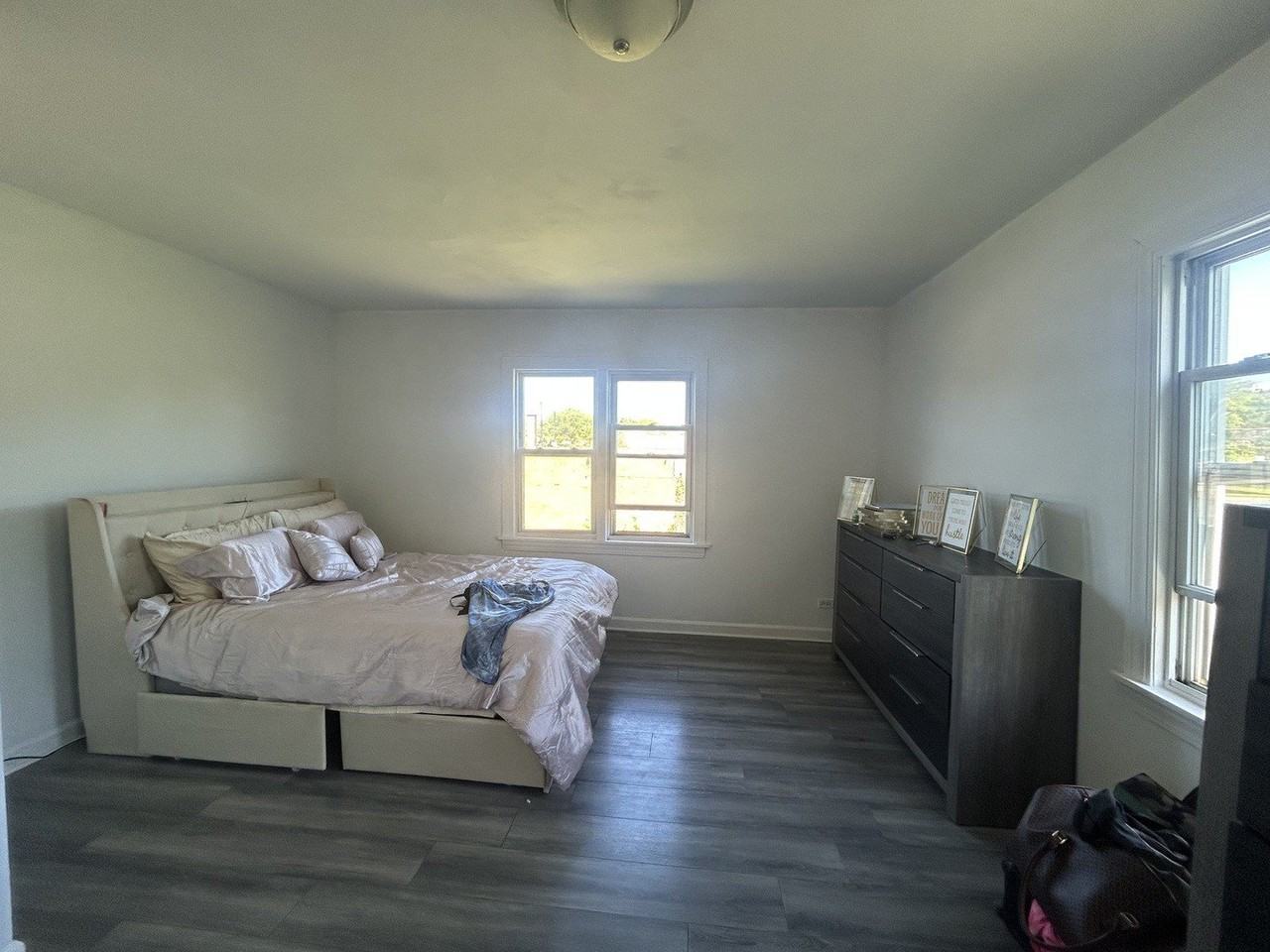 1561 E 93rd St #2 - Photo 4 of 7