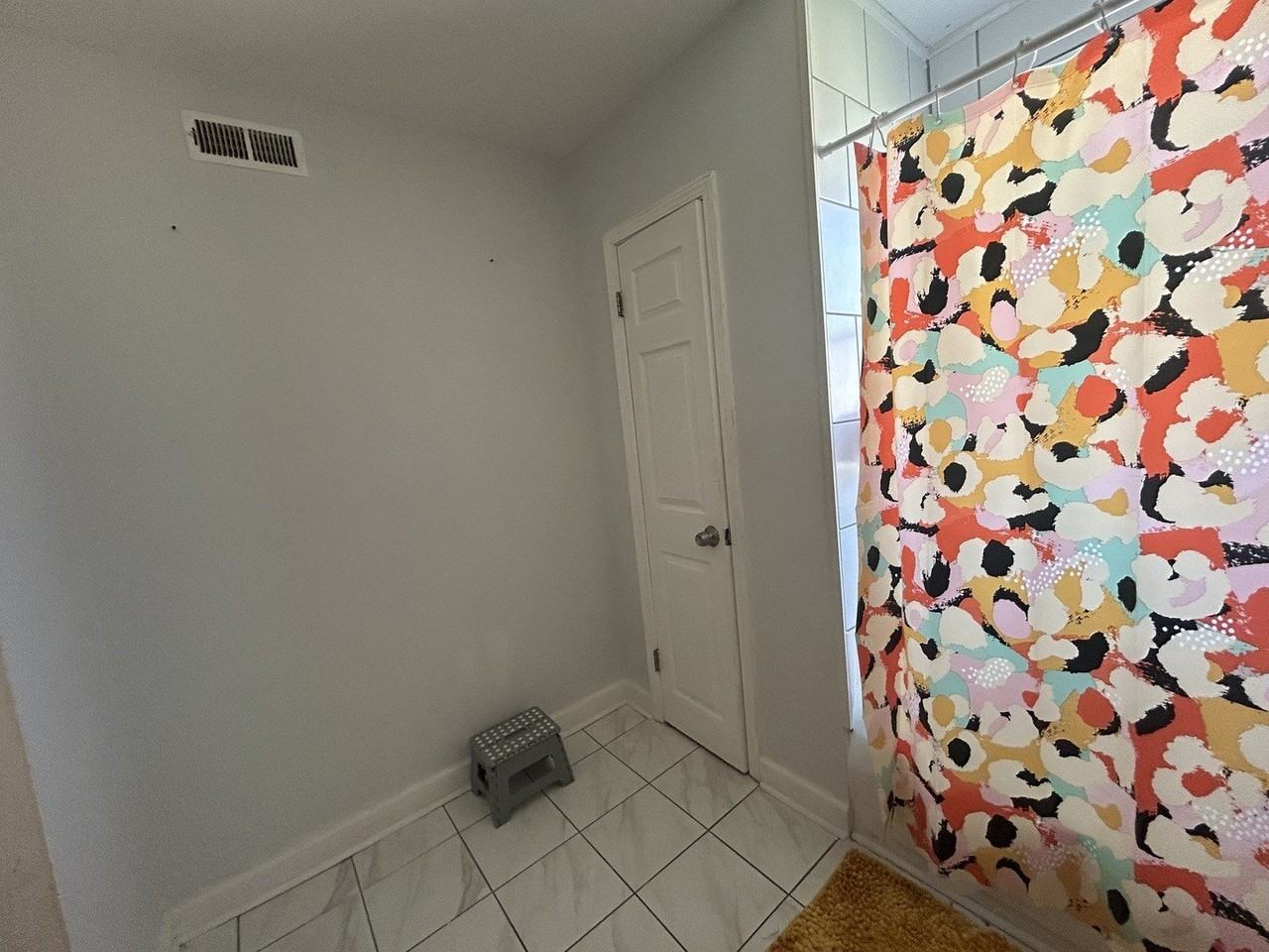 1561 E 93rd St #2 - Photo 7 of 7
