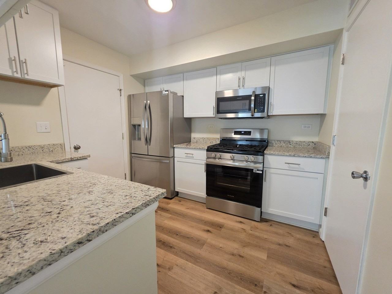 338 Bunker Hill Cir - Photo 4 of 19