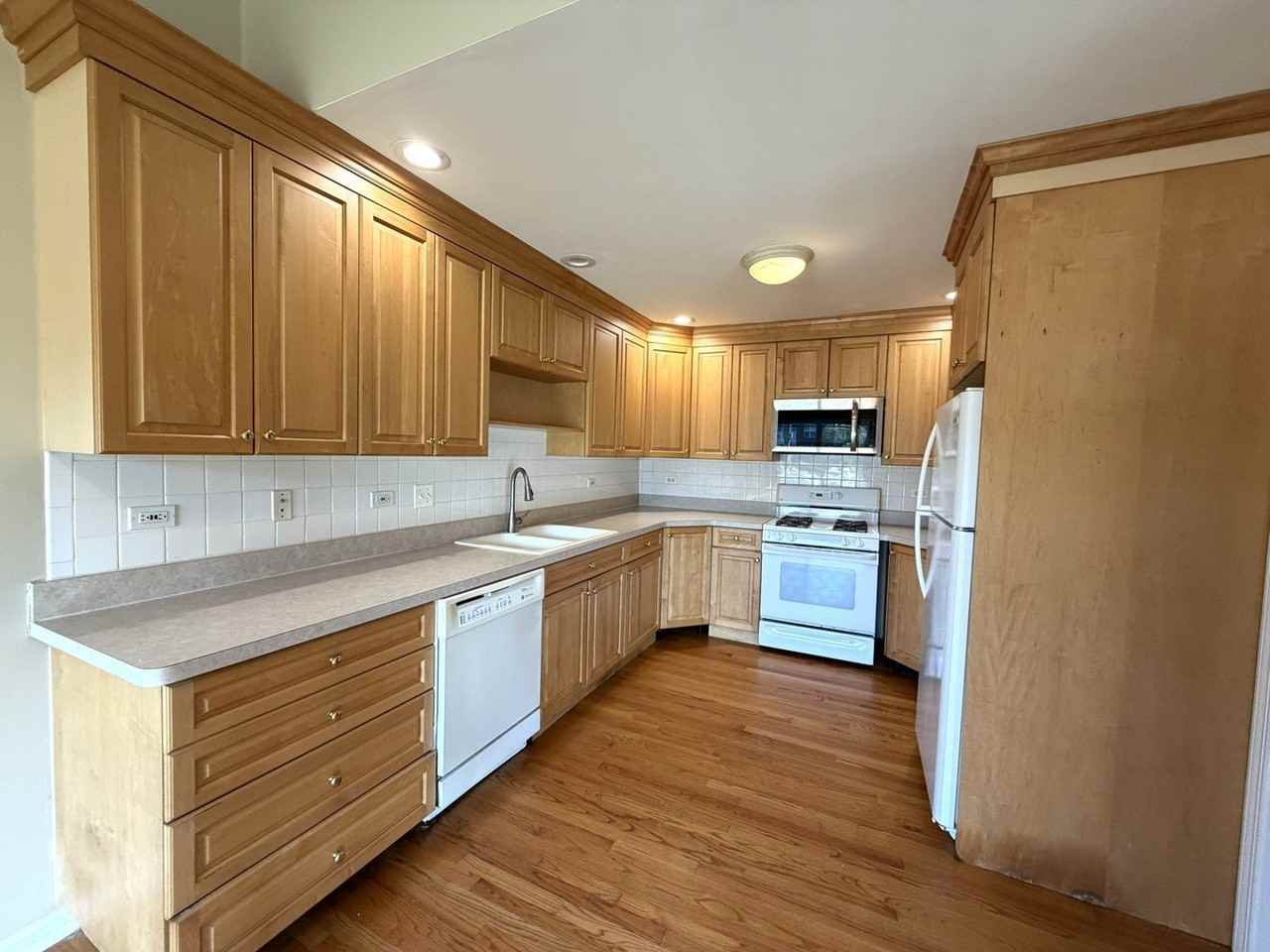 266 S Prospect Ave - Photo 6 of 23