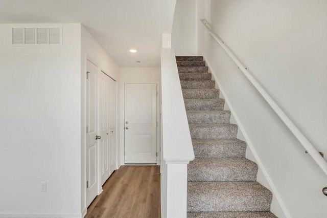 2700 Arrowhead Dr - Photo 4 of 29