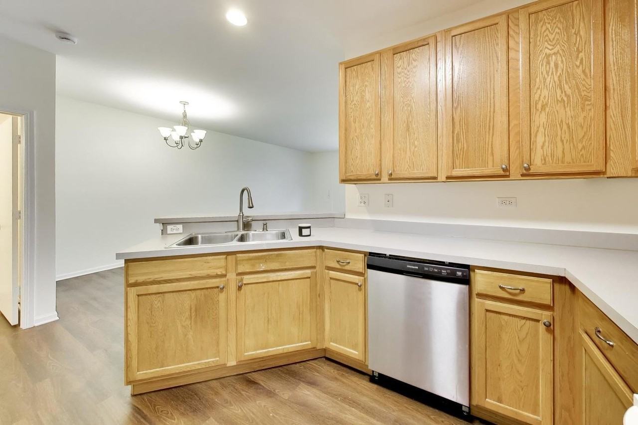 131 Springbrook Trl S #131 - Photo 7 of 28