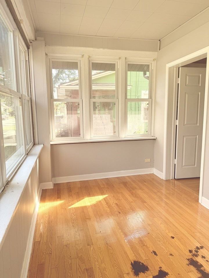 14948 Riverside Dr - Photo 7 of 29