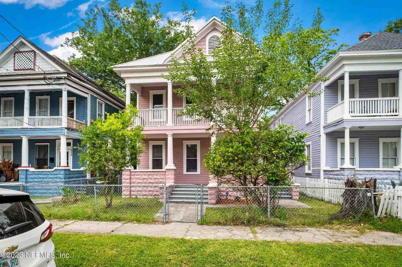 1834 Walnut St - Photo 3 of 31