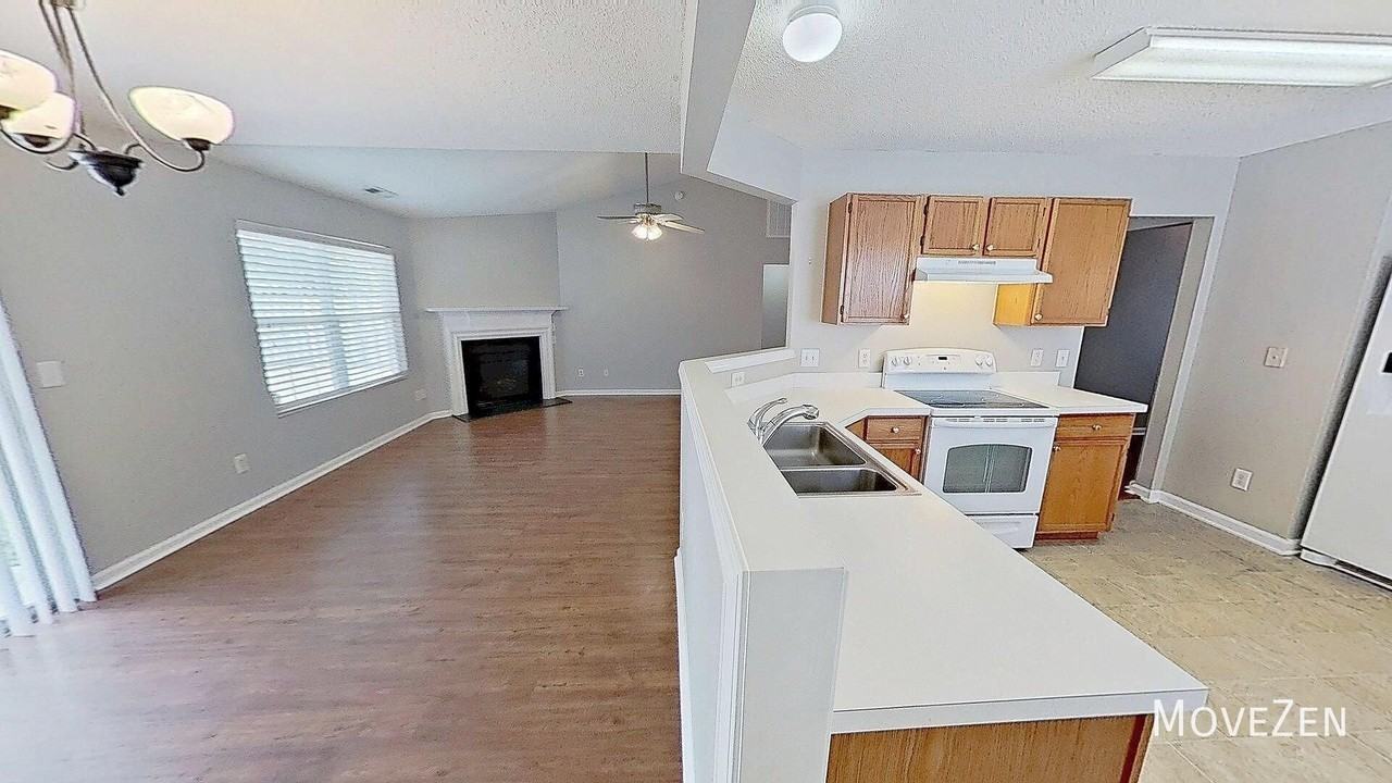 4105 Viewmont Dr - Photo 2 of 38