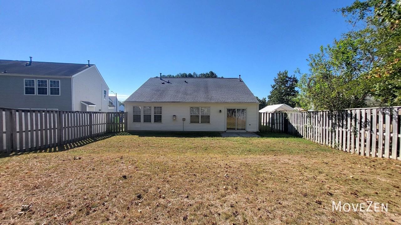 4105 Viewmont Dr - Photo 3 of 38