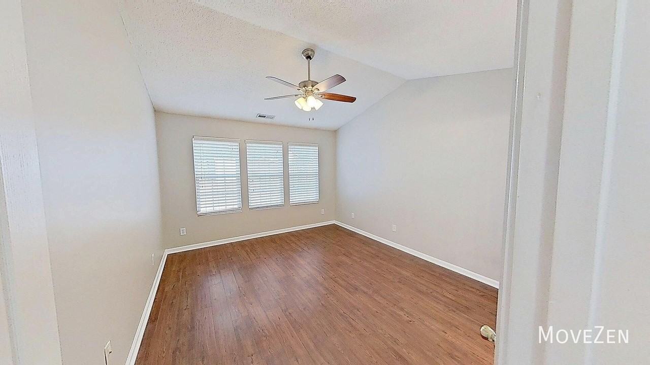4105 Viewmont Dr - Photo 6 of 38